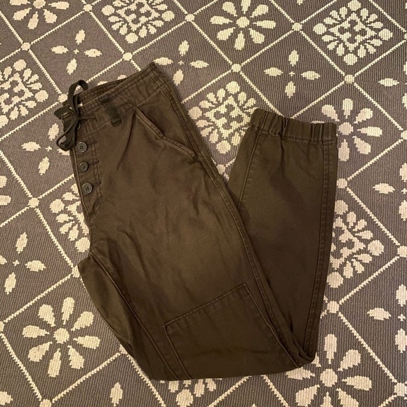 TNA Pants - Aritzia TNA cargo pants